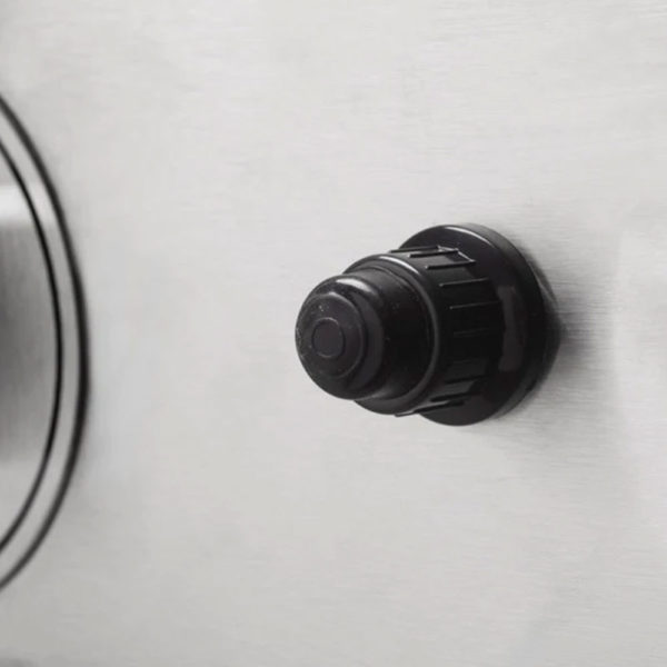 Le Griddle Gas Griddle Features - Push Button Igniter